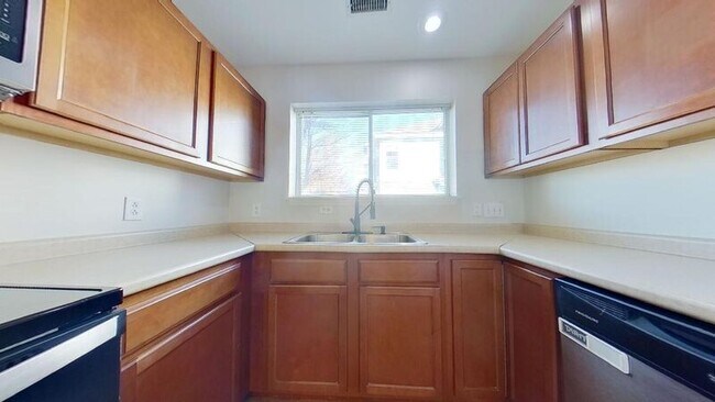 Building Photo - 17438 Tuscany Ln