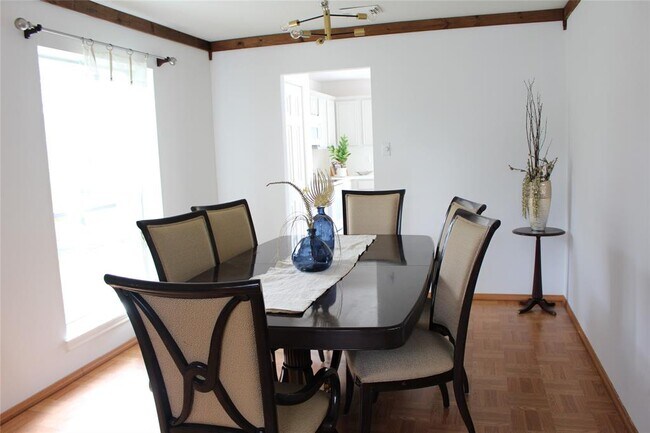 Foto del edificio - 22623 Holly Lake Dr