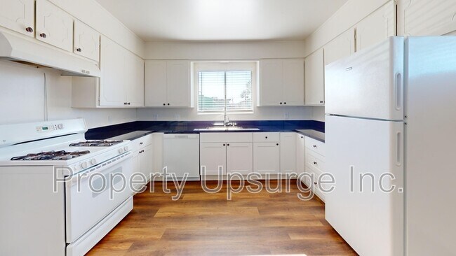 Foto del edificio - 415 Lake Blvd