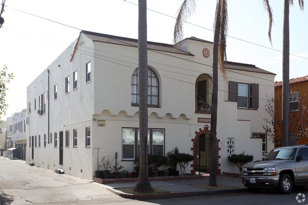 Primary Photo - 830 E 5th St