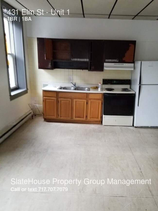 Building Photo - 431 Elm St