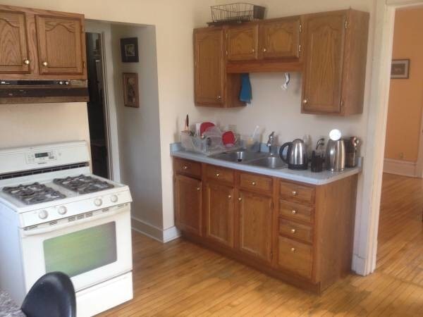 kitchen - 1042 E Johnson St