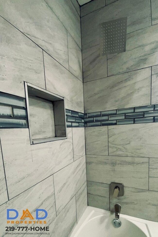 Building Photo - 3824 Evergreen St