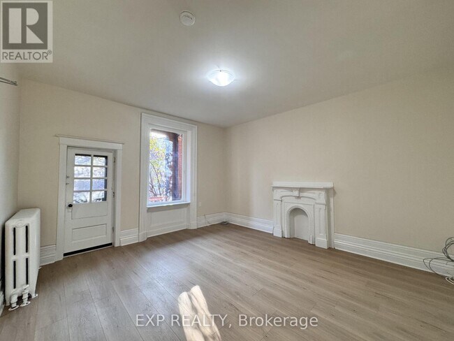 Photo du bâtiment - 321 Hunter St E