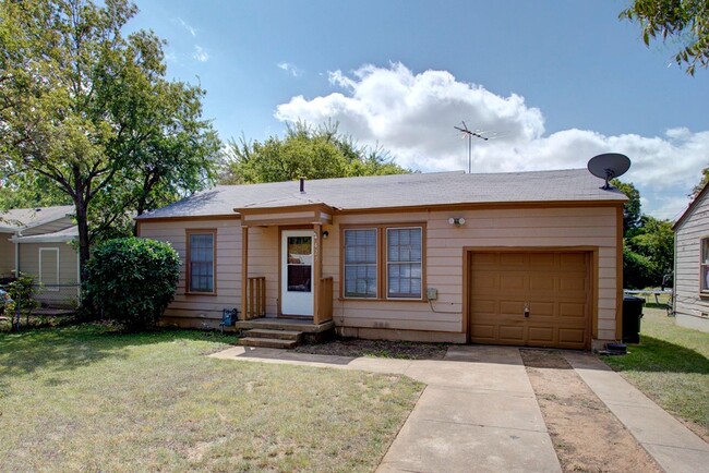 Building Photo - Affordable 2-Bedroom, 1-Bath Home for Leas...