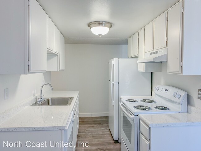 Building Photo - 1 br, 1 bath Apartment - 5000 Marconi Ave