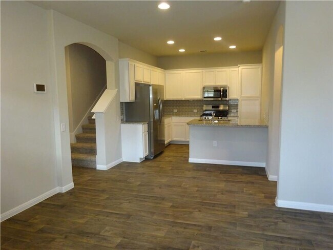 Foto del edificio - Classic 3 Bedroom 3 Bath Home With Generou...
