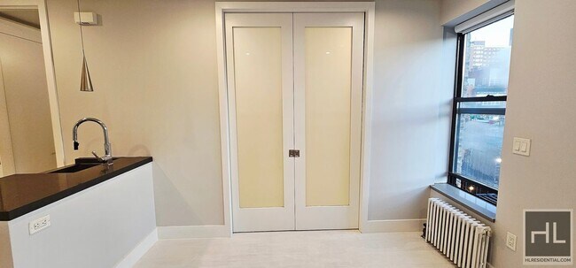 Building Photo - Stanton Street