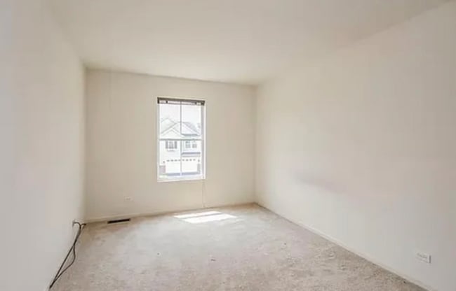 Foto del edificio - 676 Acadia Cir