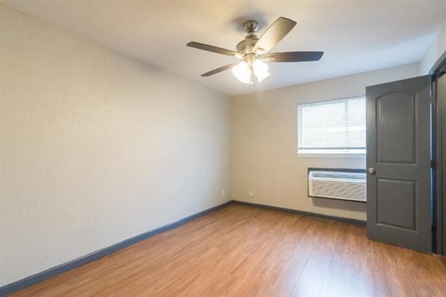 Building Photo - 1505 W Lovers Ln