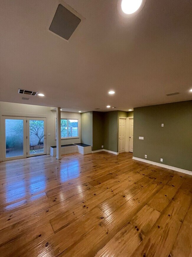 Foto del edificio - 3 Bedroom Irvine Home - Large Master Suite...