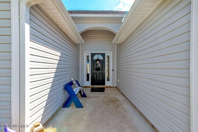 Building Photo - 526 Black Pearl Cir