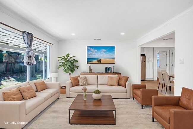 Building Photo - 15965 Blossom Hill Rd