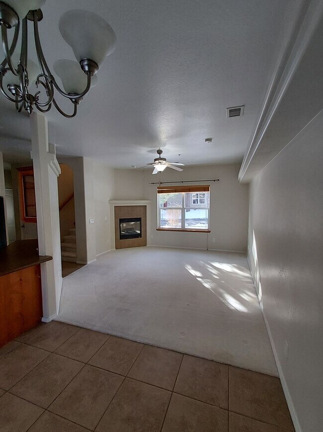 Foto del edificio - RENT REDUCED: Mt Elden Villas: Large Townhome - 3 Bedroom 2.5 Bath - $2,750