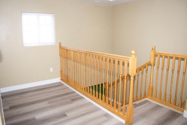 Foto del edificio - Charming 2-Story, 4 Bd 3 Ba Unit Near Downtown San Diego – 92113