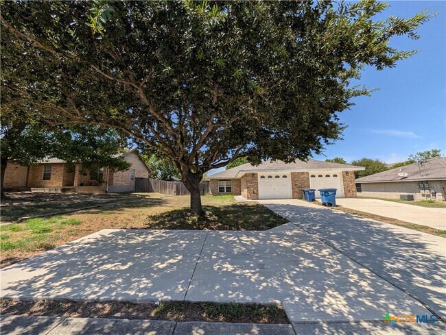 Building Photo - 1644 W County Line Rd