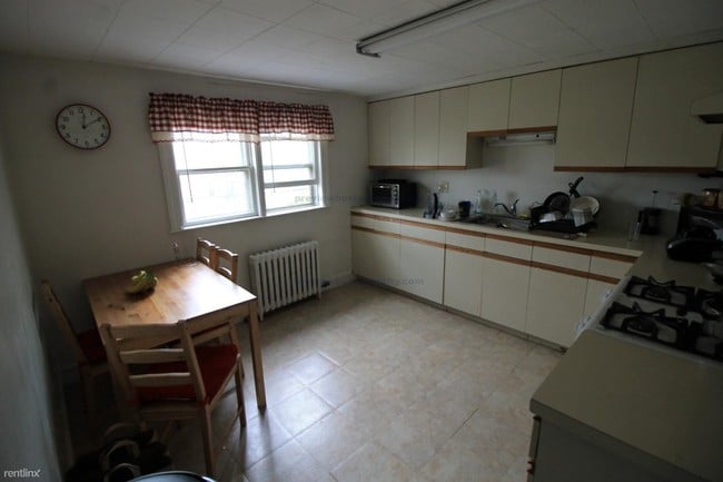 Foto del edificio - 258 Chestnut Hill Ave