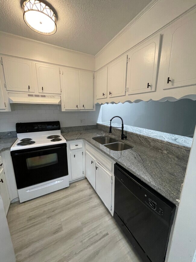 Foto del edificio - 2839 Lumpkin Rd