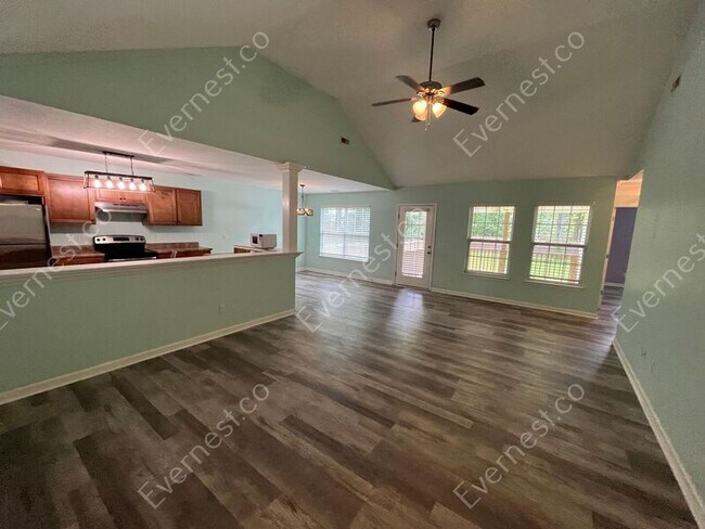 Building Photo - 1050 Givens Rd