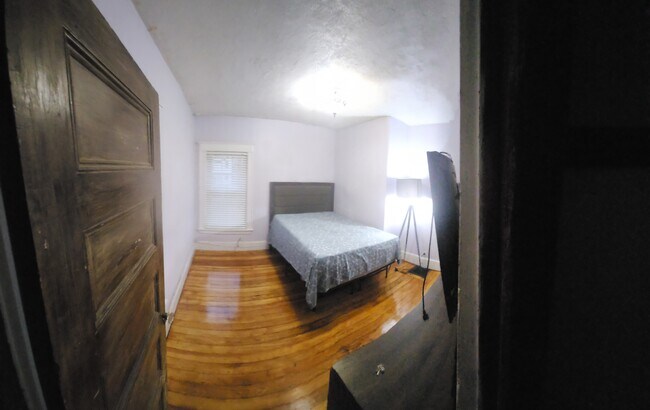 Building Photo - 33 Speedwell St