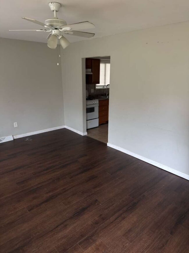 Building Photo - Charming 3-Bedroom Home in a Quiet St. Louis Neighborhood