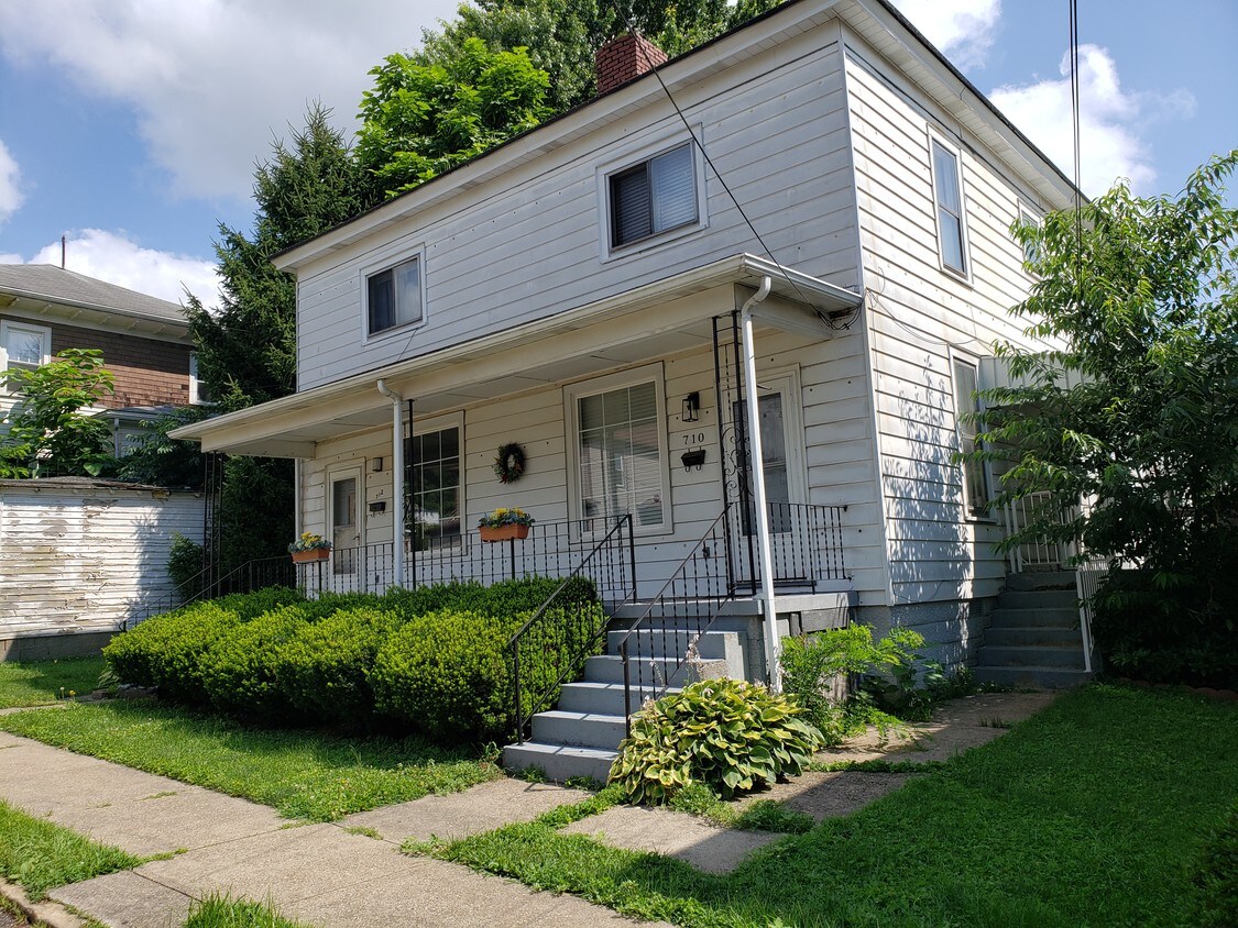 712 Hickory St, Martins Ferry, OH 43935 Townhome Rentals in Martins