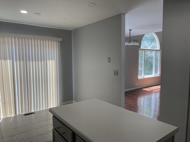 Foto del edificio - 4217 Spring Lake Dr