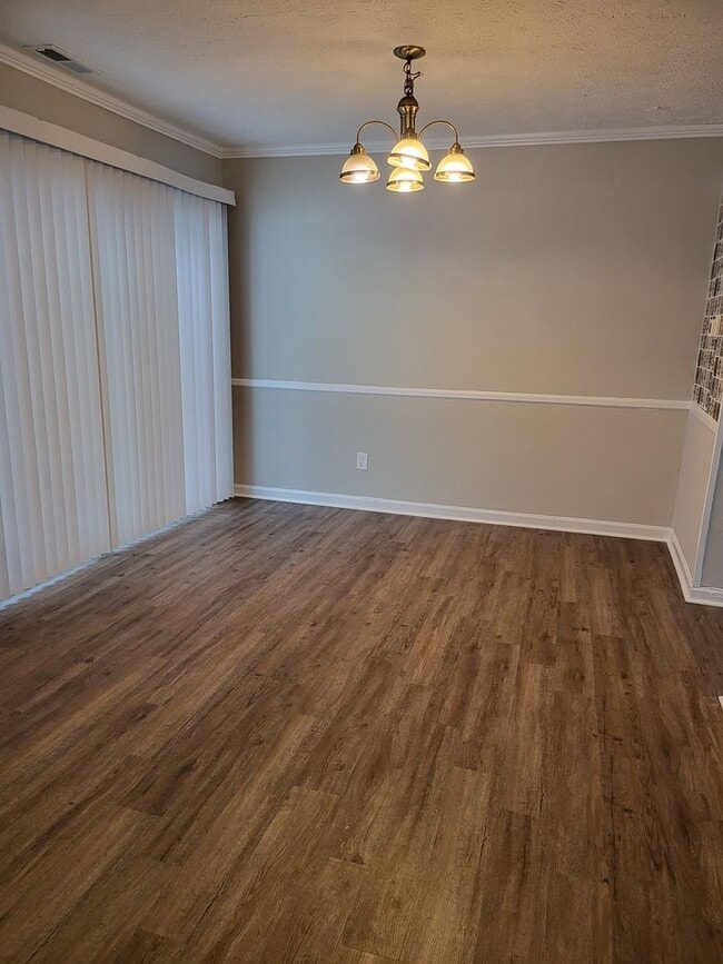 Building Photo - 3107 Glenridge Cir