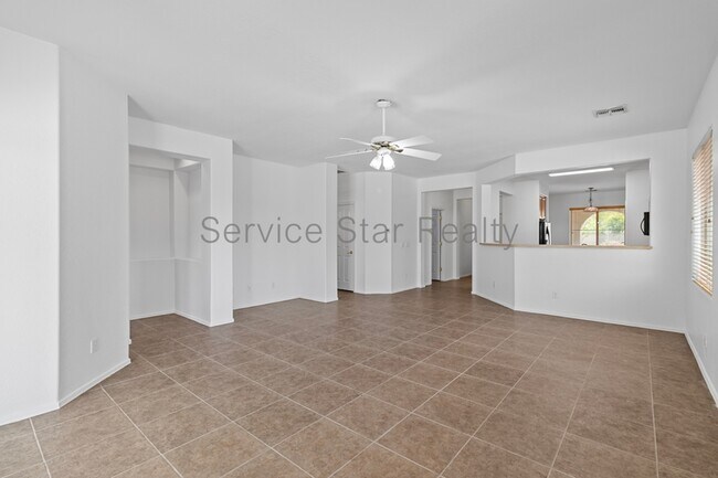 Building Photo - 2566 W Alta Vista Rd