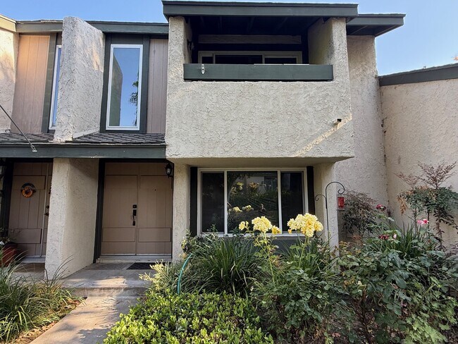 Foto del edificio - 1587 Gatewood Ct
