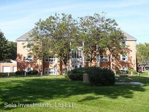 Building Photo - 2836-3536 Aquila Ave S