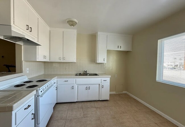 Foto del edificio - 4433 W 159th St