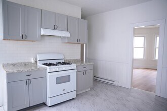 Building Photo - 109 Merrifield St