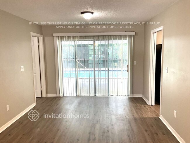 Building Photo - 2989 Kenilwick Dr S