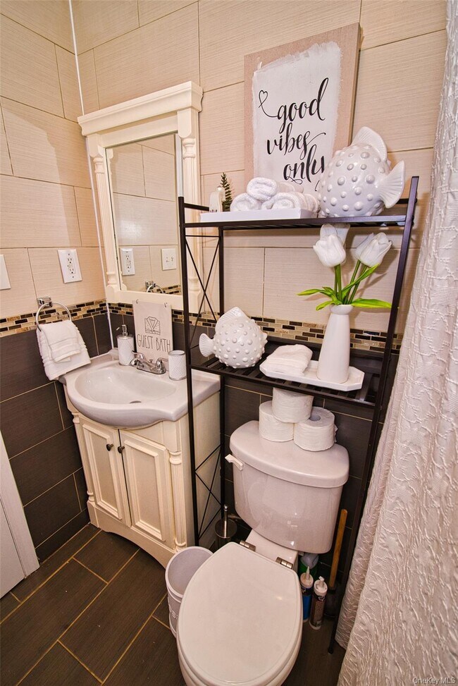 Foto del edificio - 180 Montauk Ave.