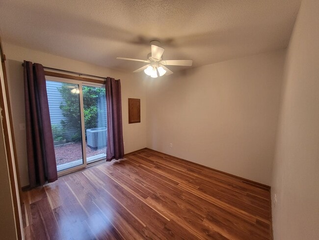 Building Photo - Maple Grove Townhome for Rent