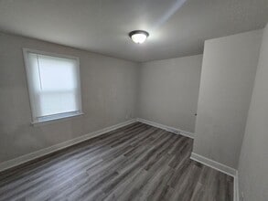 Building Photo - 1411 Central Ave