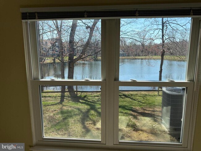 Foto del edificio - 5866 Orchard Hill Ct