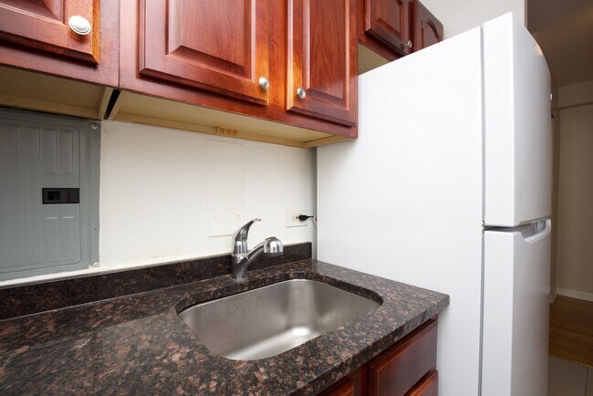 Foto del edificio - 4180 N Marine Dr