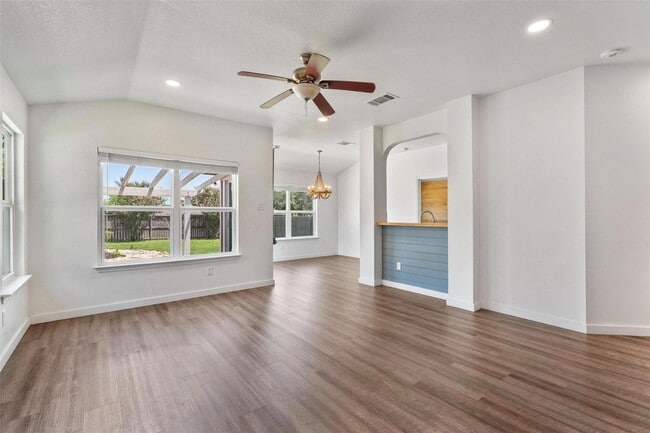 Photo - 17537 Loch Linnhe Loop Unit House