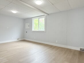 Building Photo - 1011 Albert Rd