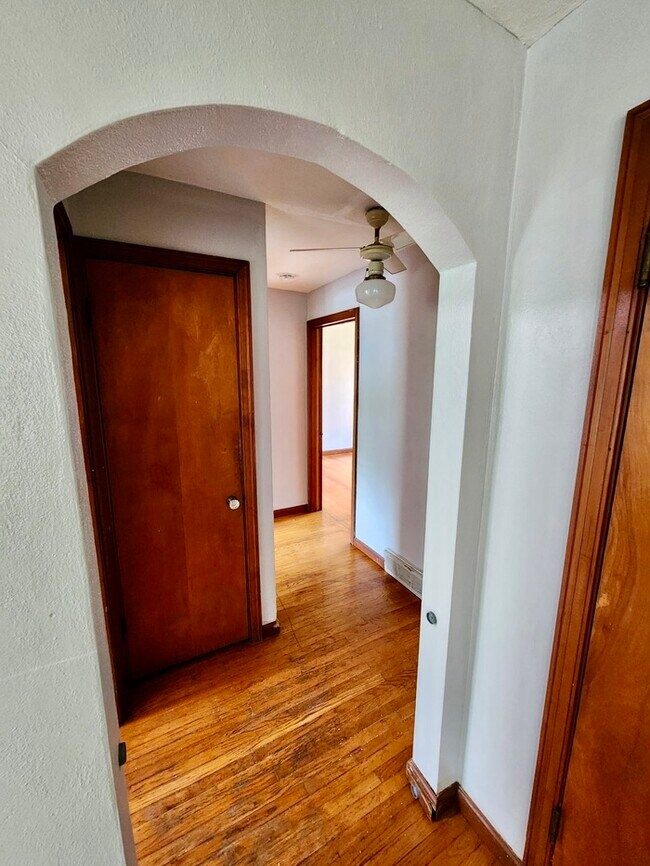 Foto del edificio - Beautiful brick 2 bedroom