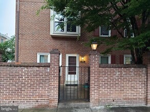 Building Photo - 1116 N Taylor St