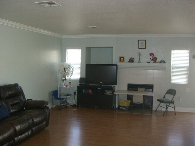 Building Photo - 3609 Cobb Rd