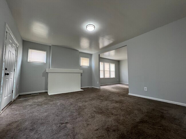 Foto del edificio - 4114 Pingree St