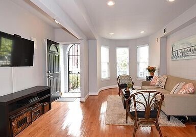 Foto del edificio - 823 4th St NE