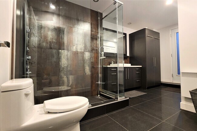 Photo du bâtiment - 1033 Rue Berri