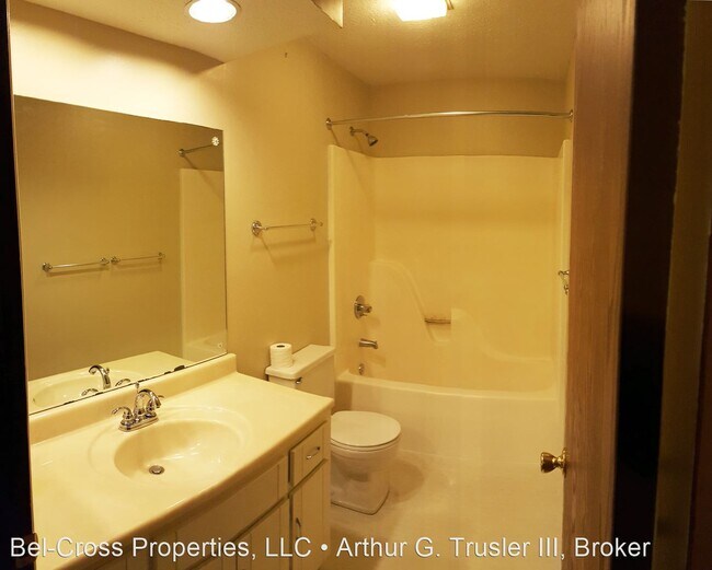 Building Photo - 2 br, 1.5 bath House - 1220 Van Voorhis Rd...