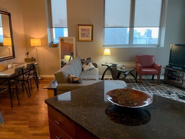 Foto del edificio - 1600 S Indiana Ave