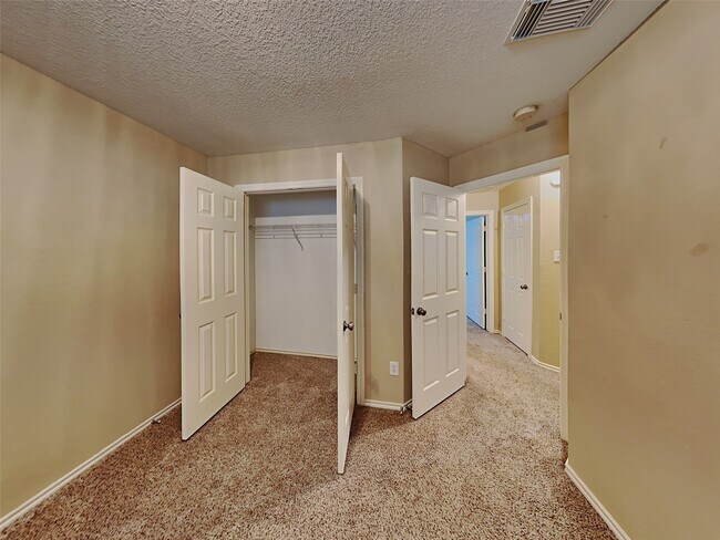 Building Photo - 9215 Birch Springs Dr